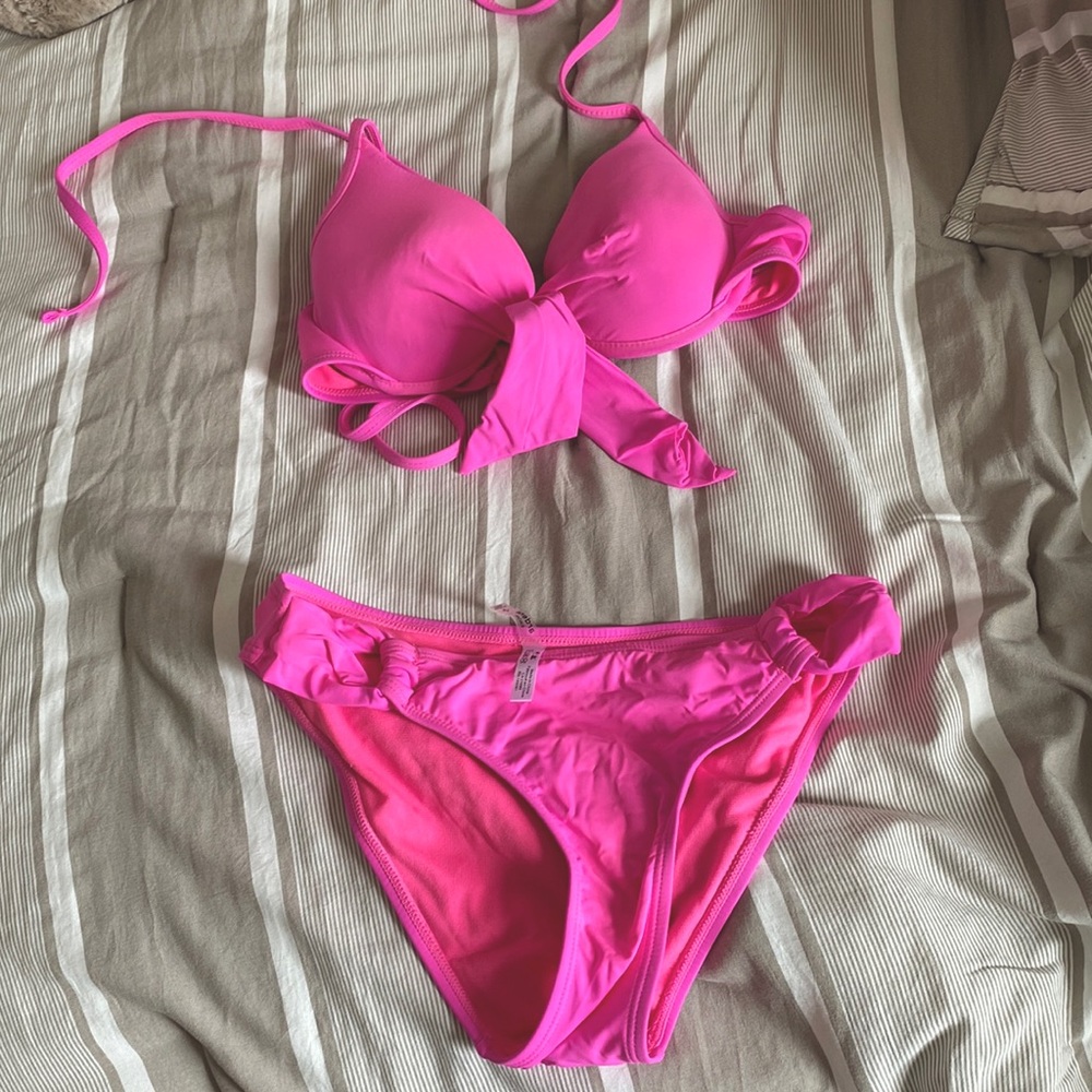 Hot pink bikini perfect condition